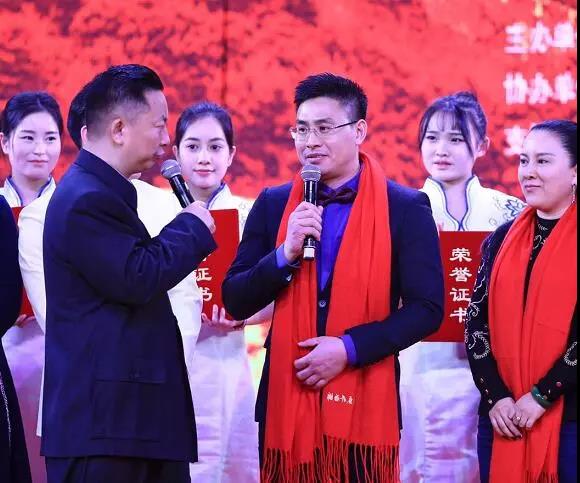 首信天赐集团董事长接受采访.jpg 首信天赐集团董事长接受采访.jpg